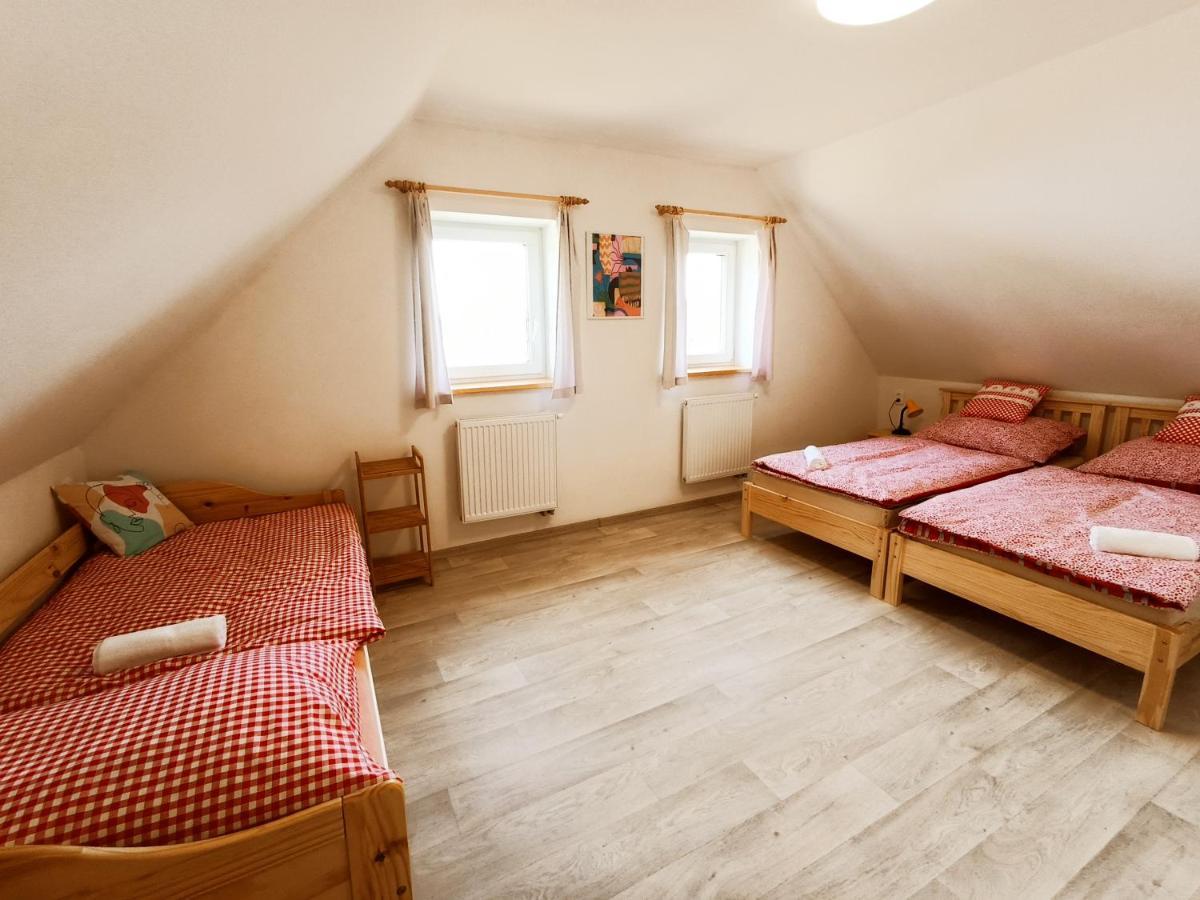 Vila Klidna Lokalita Na Kraji Lesa, Cely Dum S Uschovnu Kol Nová Bystřice Exteriér fotografie