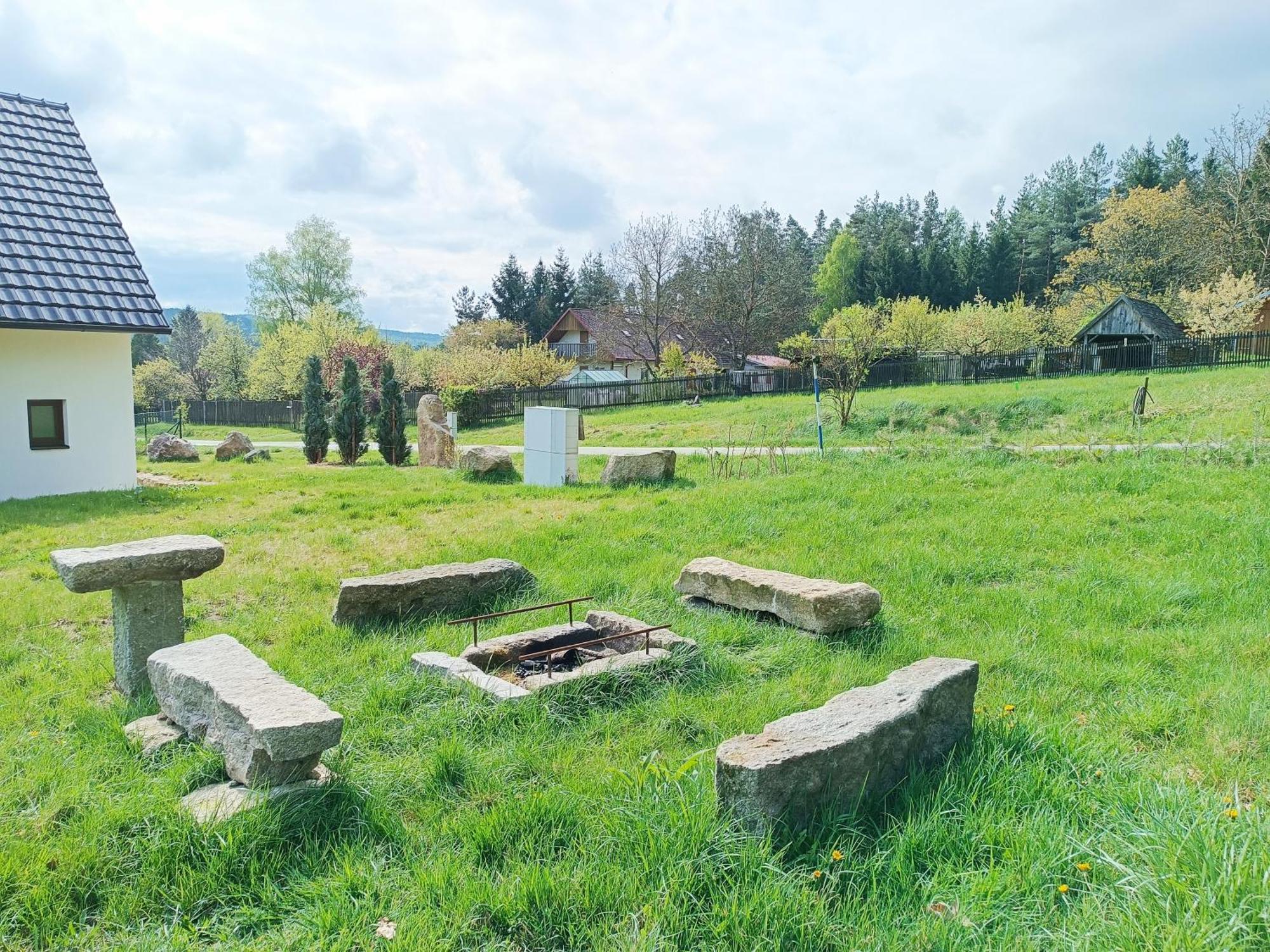 Vila Klidna Lokalita Na Kraji Lesa, Cely Dum S Uschovnu Kol Nová Bystřice Exteriér fotografie
